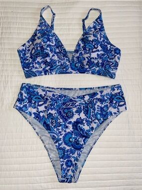 Women’s flourish patterned bikini - Size: 2XL
